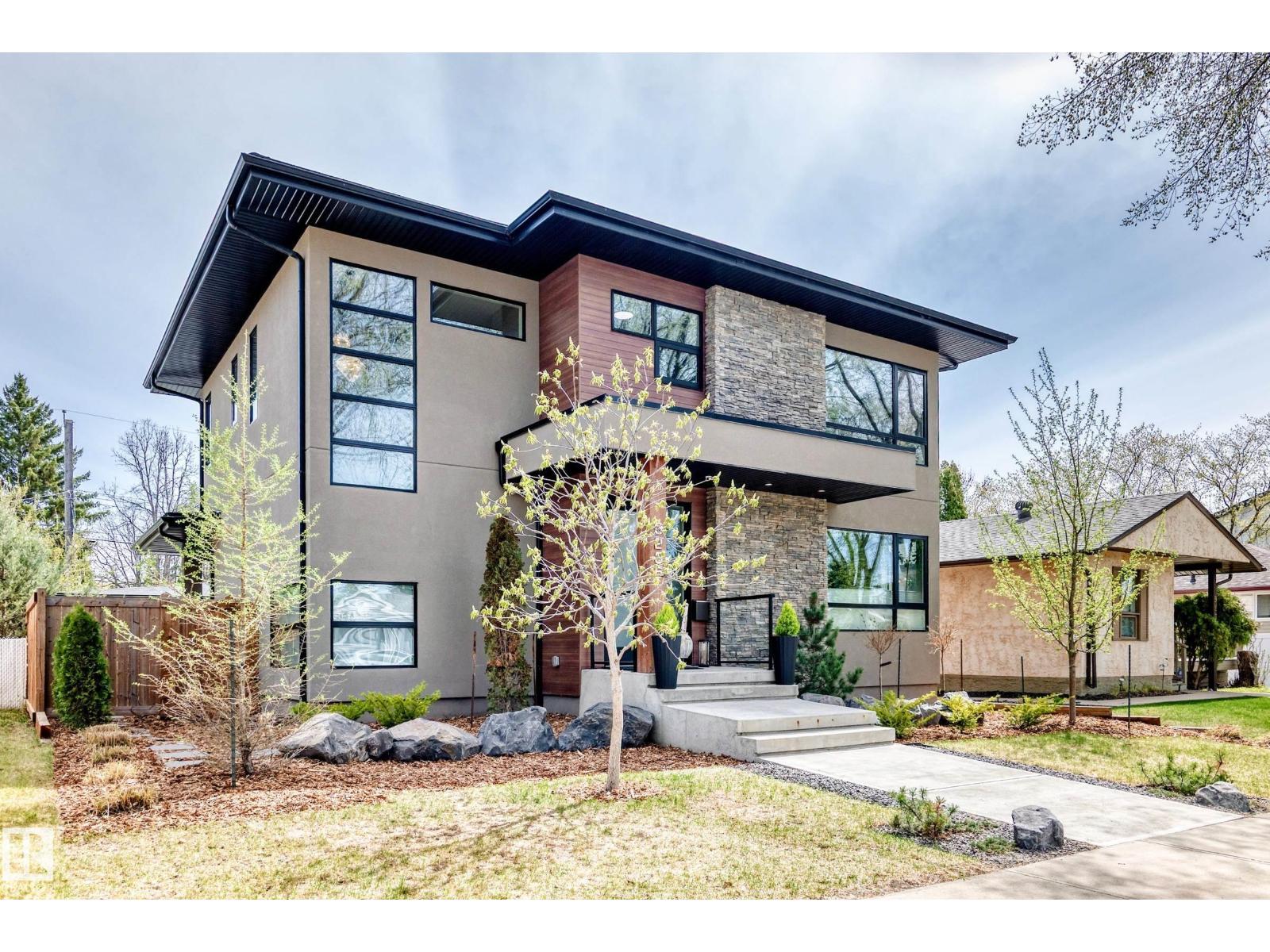 9235 148 ST NW