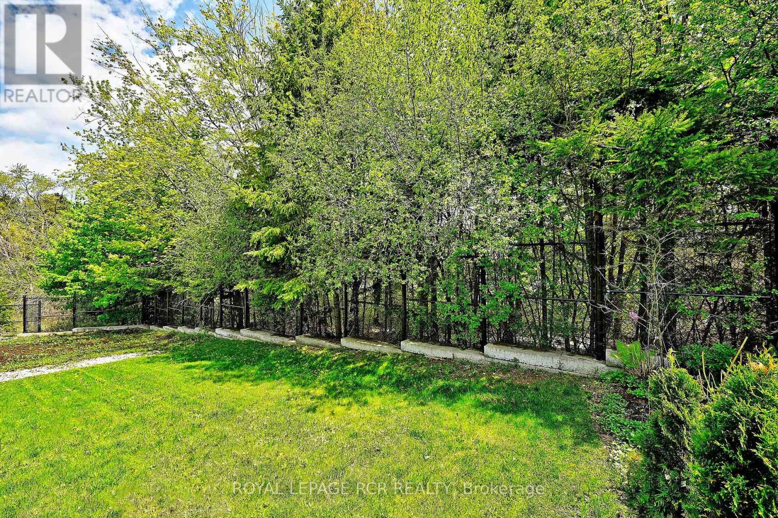 240 CONKLIN CRESCENT