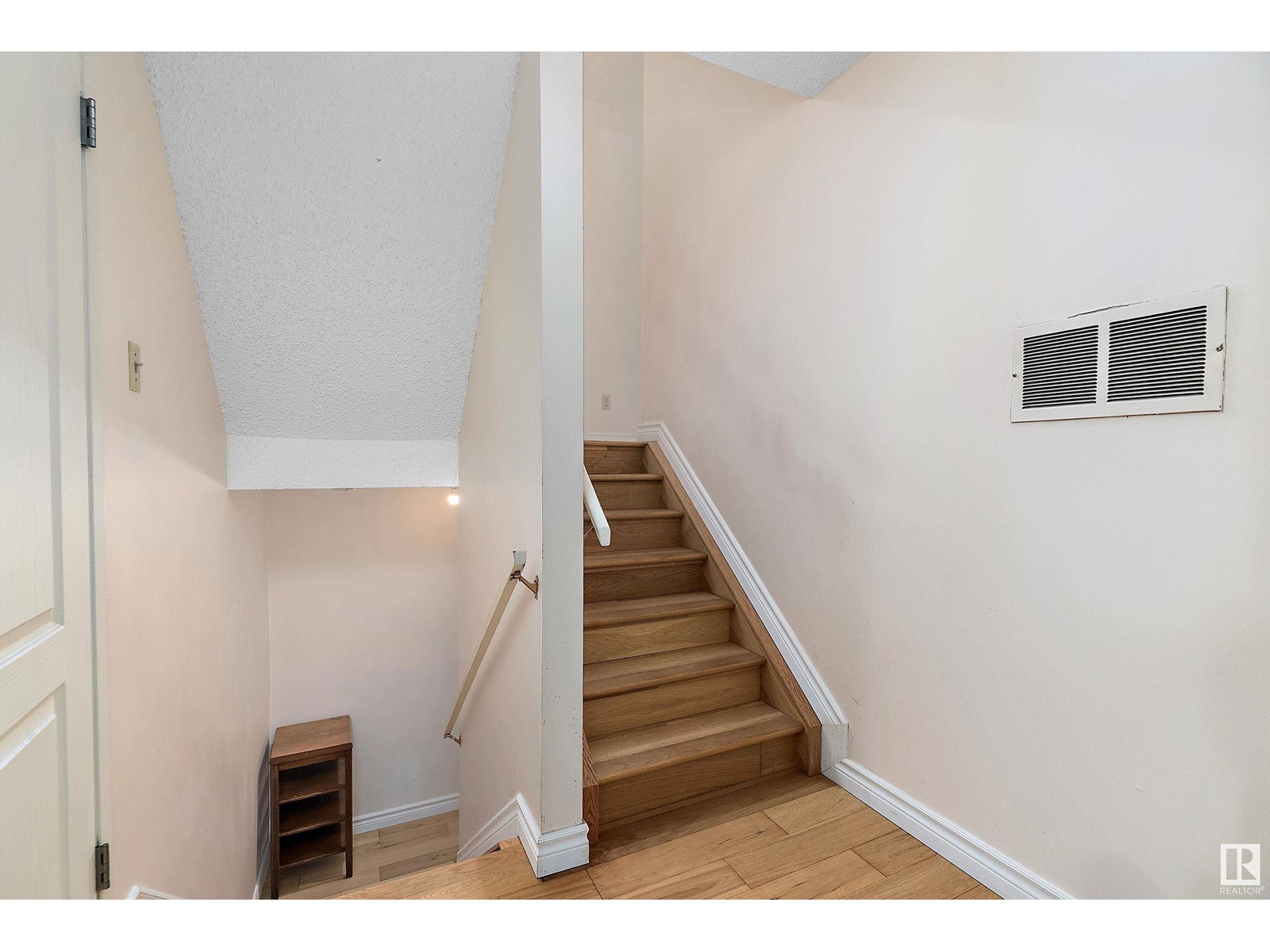 3018 108 ST NW