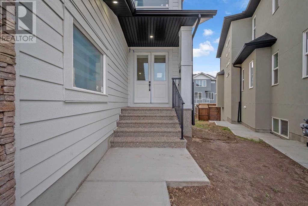 327 Kinniburgh Place