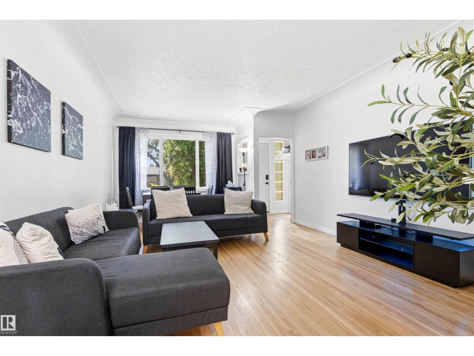 11115 11117 116 ST NW