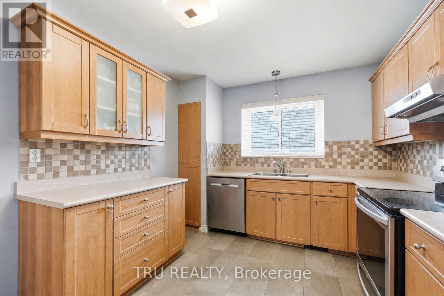 16 - 2336 ORIENT PARK DRIVE E