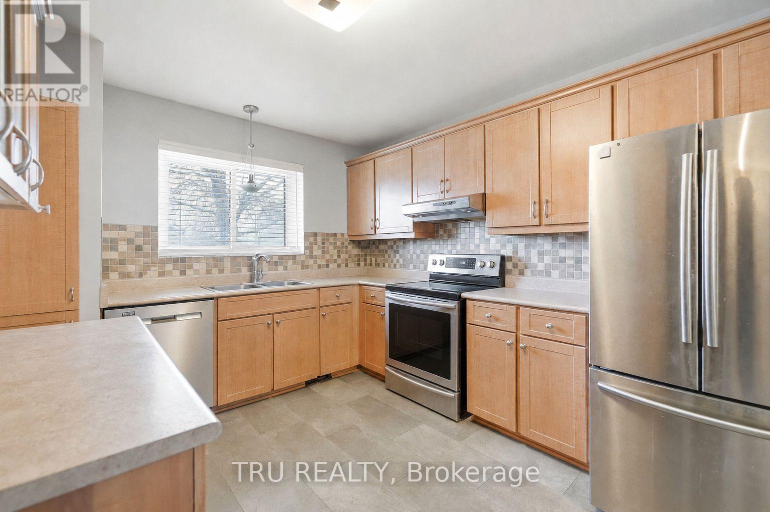16 - 2336 ORIENT PARK DRIVE E