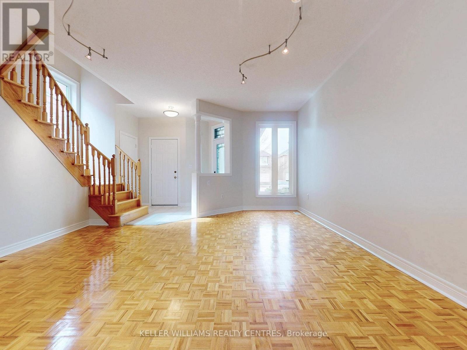 78 PENINSULA CRESCENT
