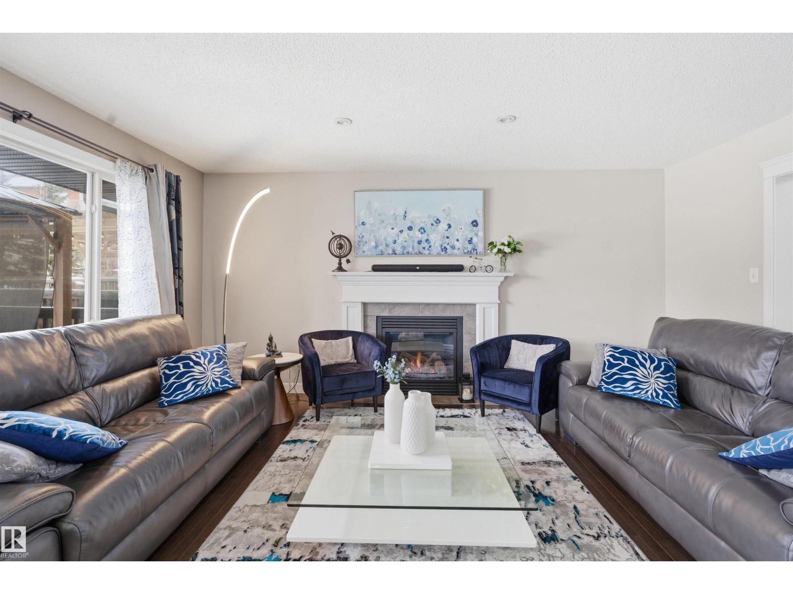 467 Ainslie Crescent SW