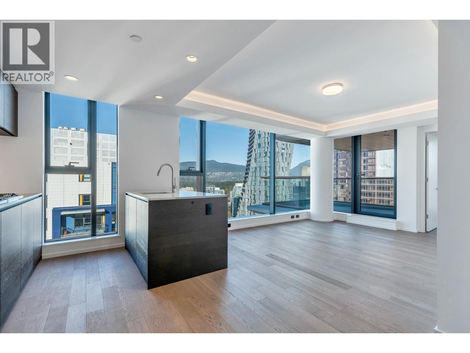 1103 1482 ROBSON STREET