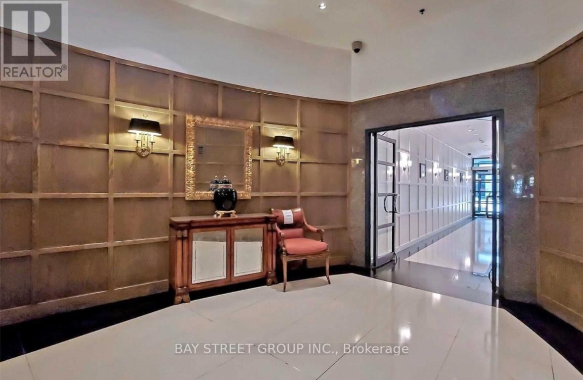 1001 - 102 BLOOR STREET W