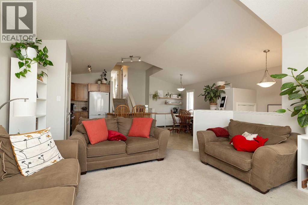 505 Gateway Crescent S