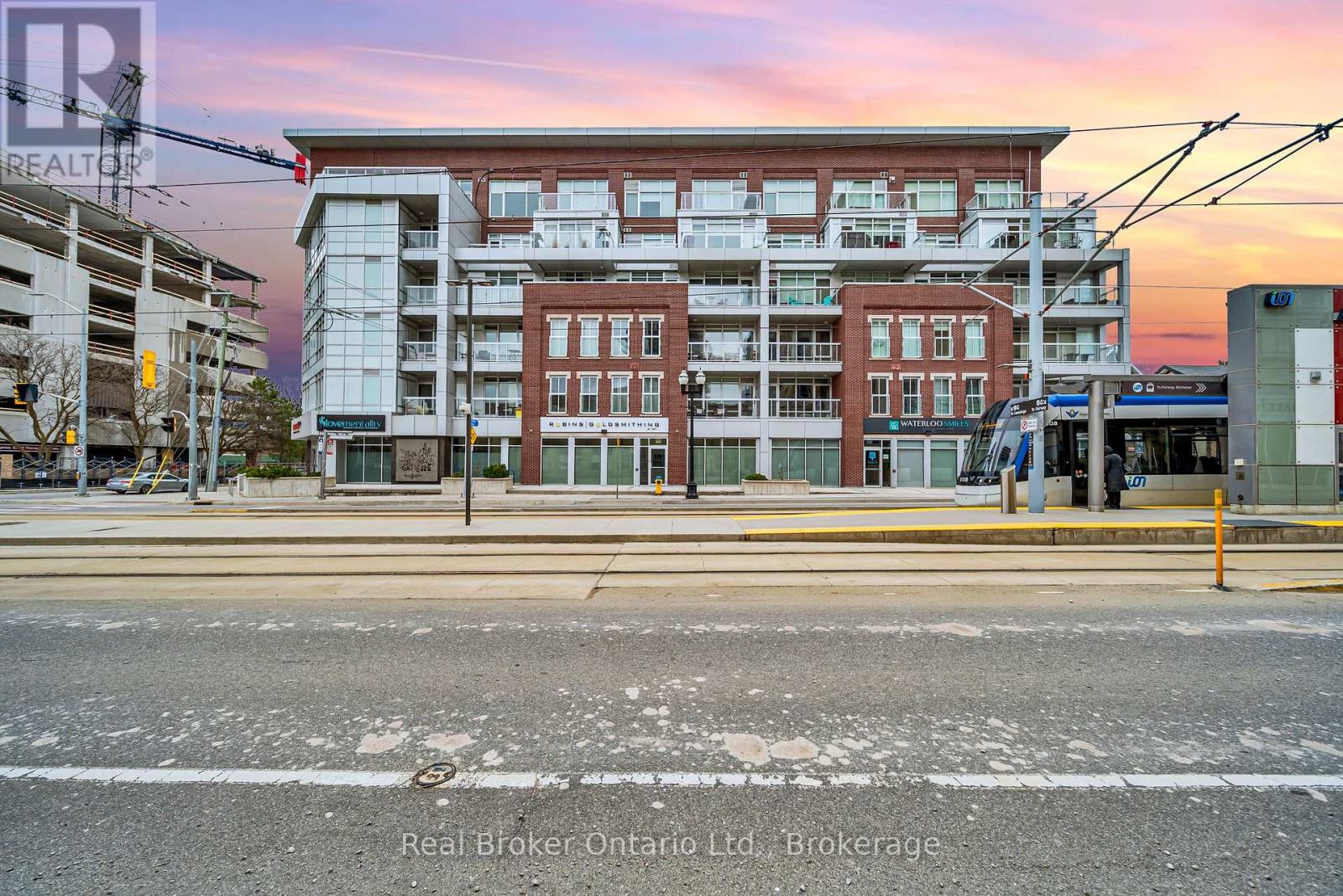 214 - 188 KING STREET S