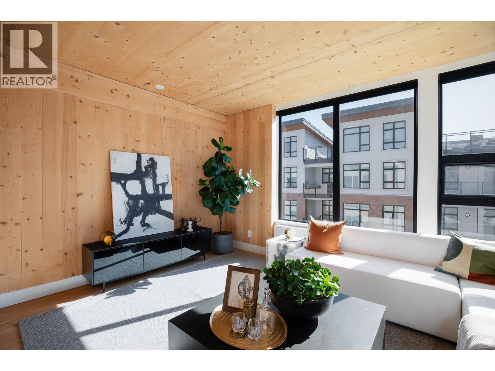 414 310 SALTER STREET