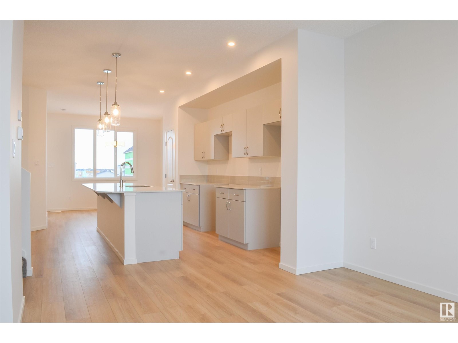 4619 177 AV NW