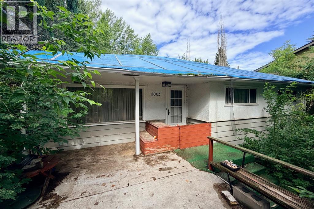 2003 9 Street SW