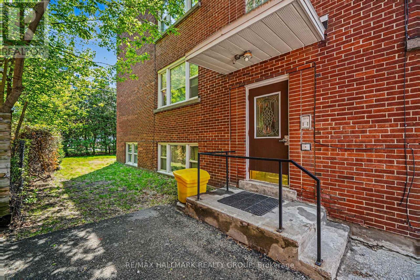 2 - 234 FRANK STREET