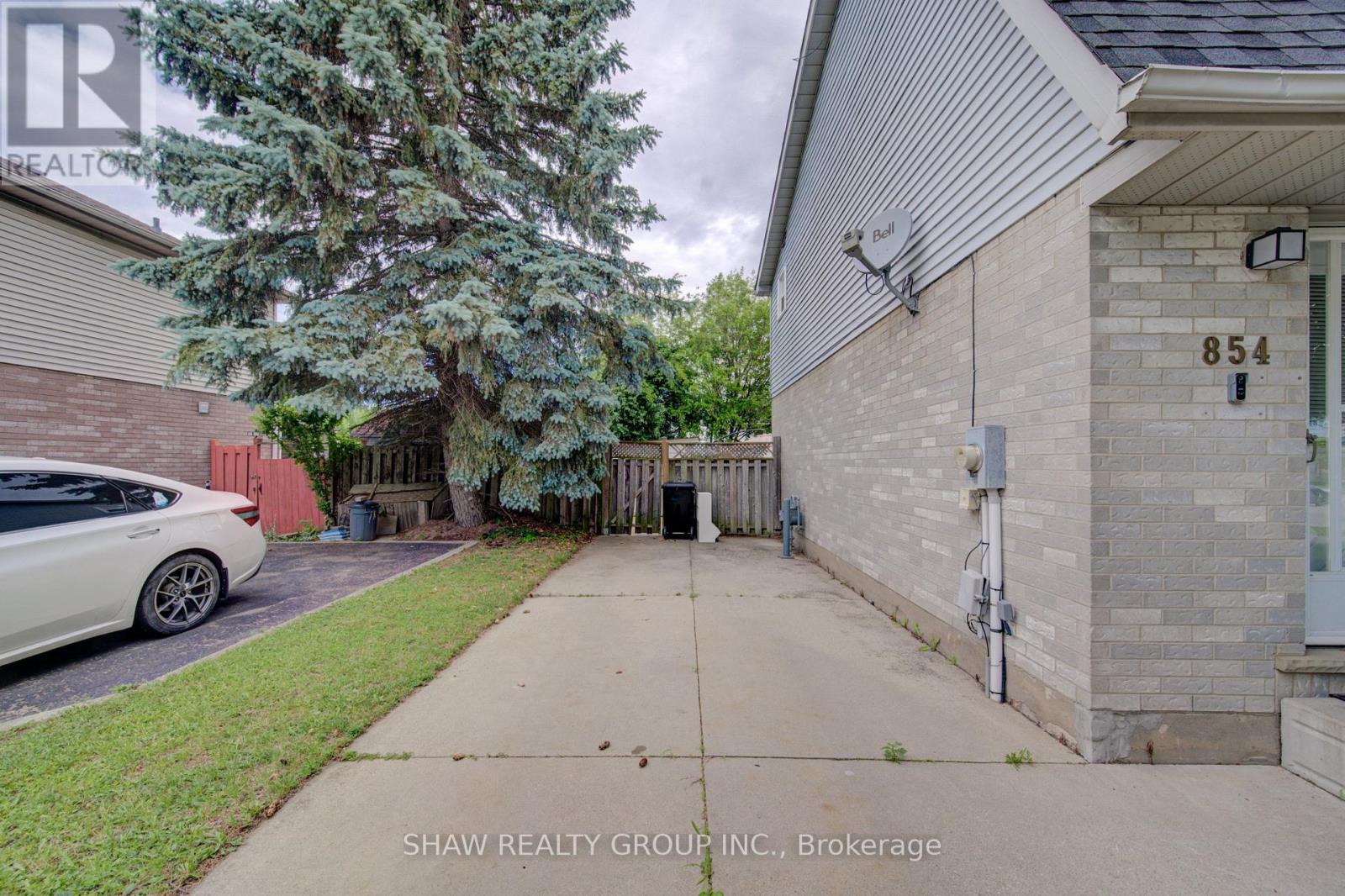 854 ELGIN ST N, CAMBRIDGE STREET