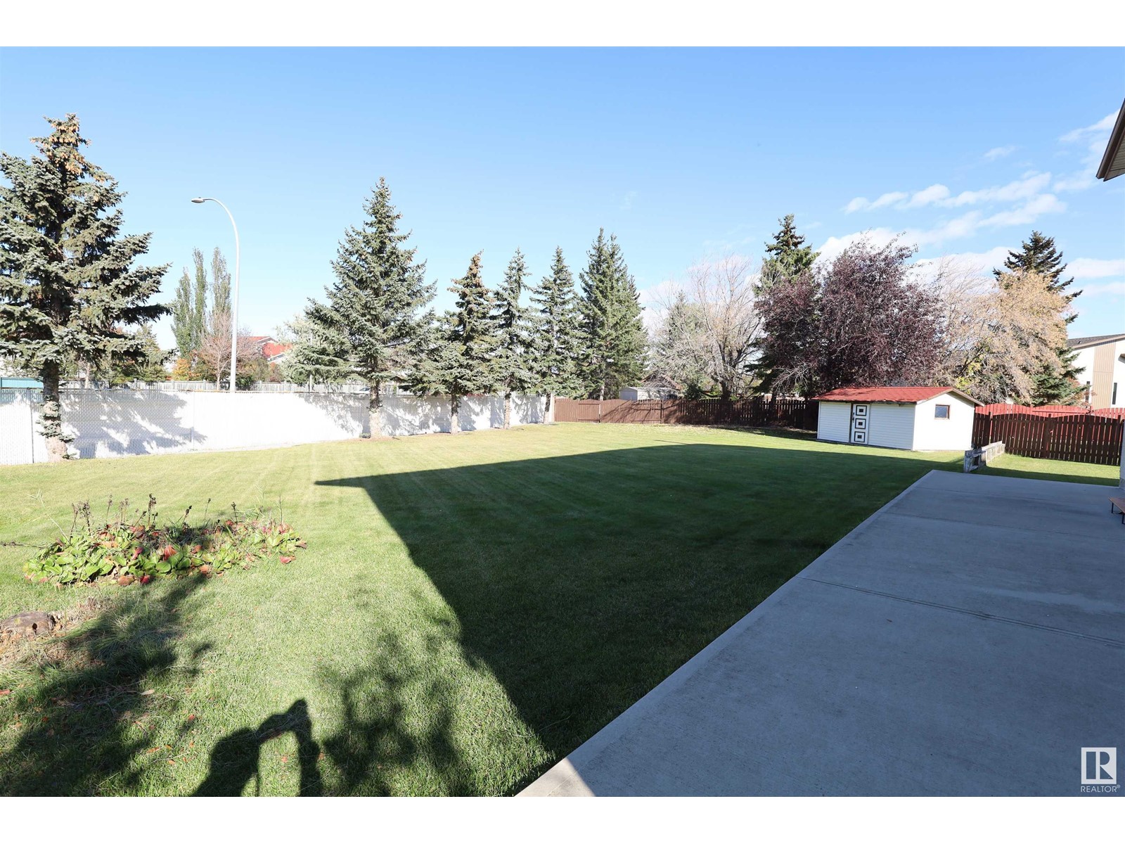 8714 152B AV NW