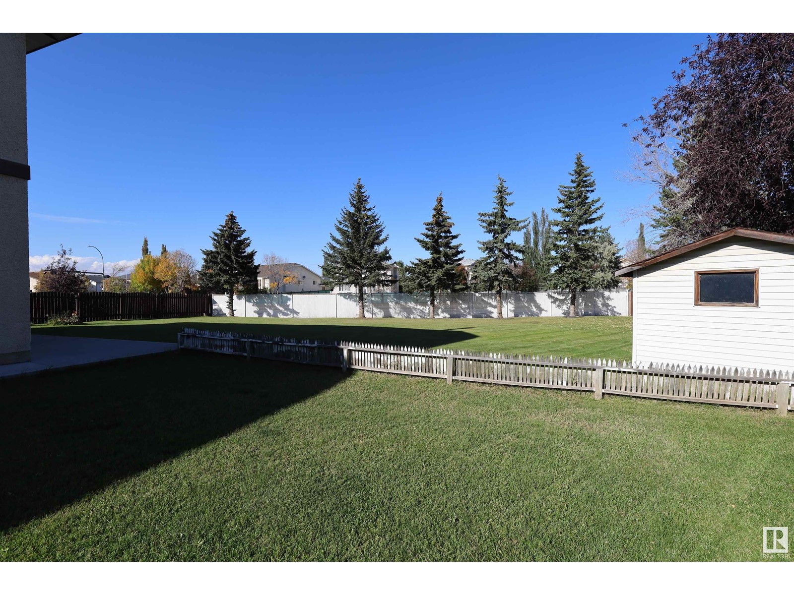 8714 152B AV NW