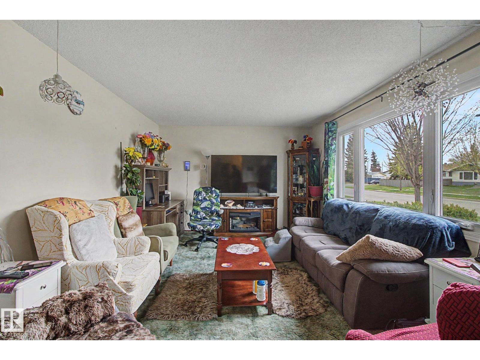 8115 169 ST NW