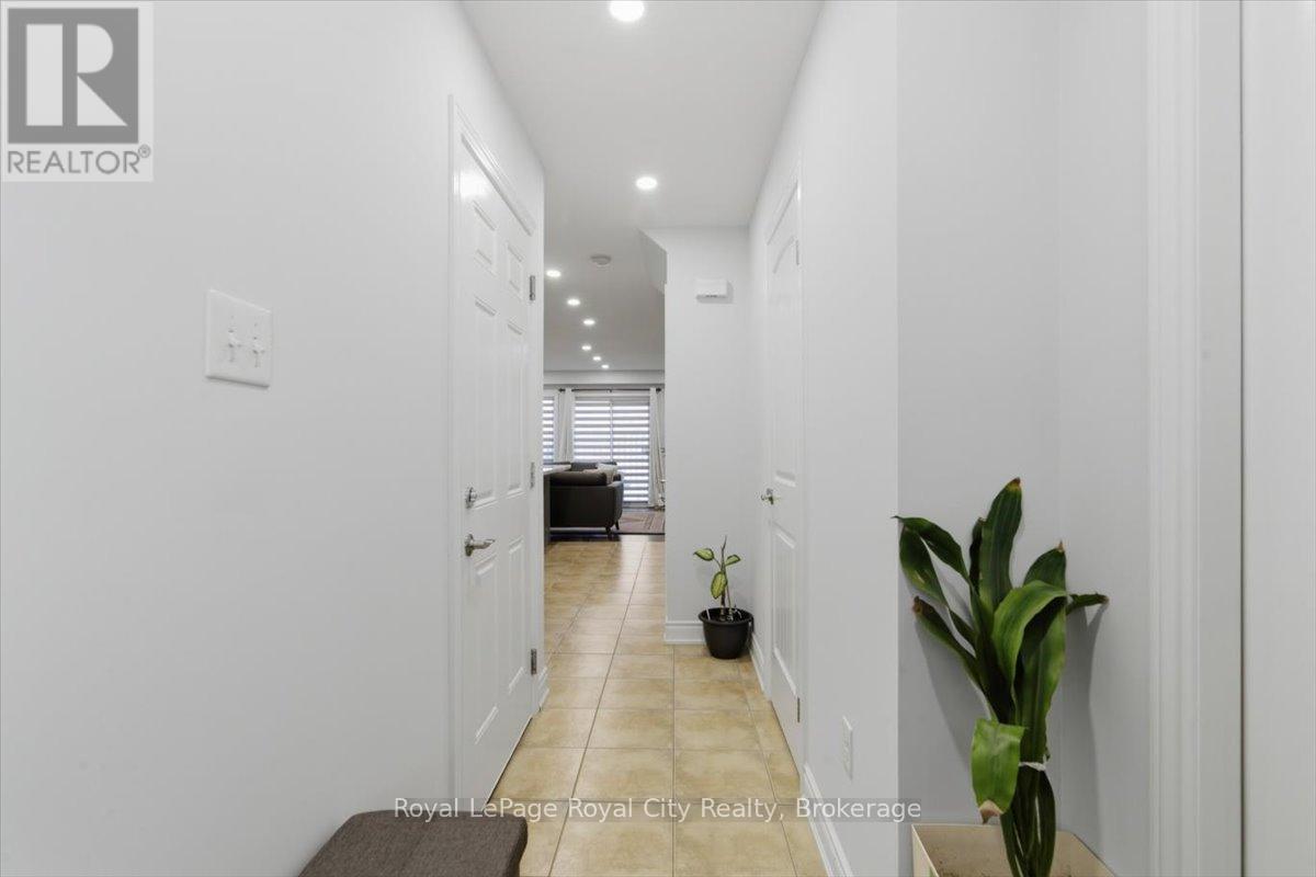 21 - 17 KATEMORE DRIVE