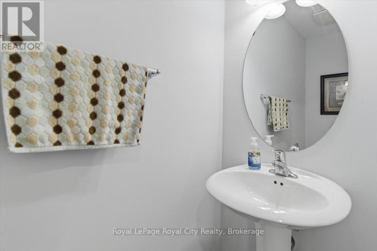 21 - 17 KATEMORE DRIVE