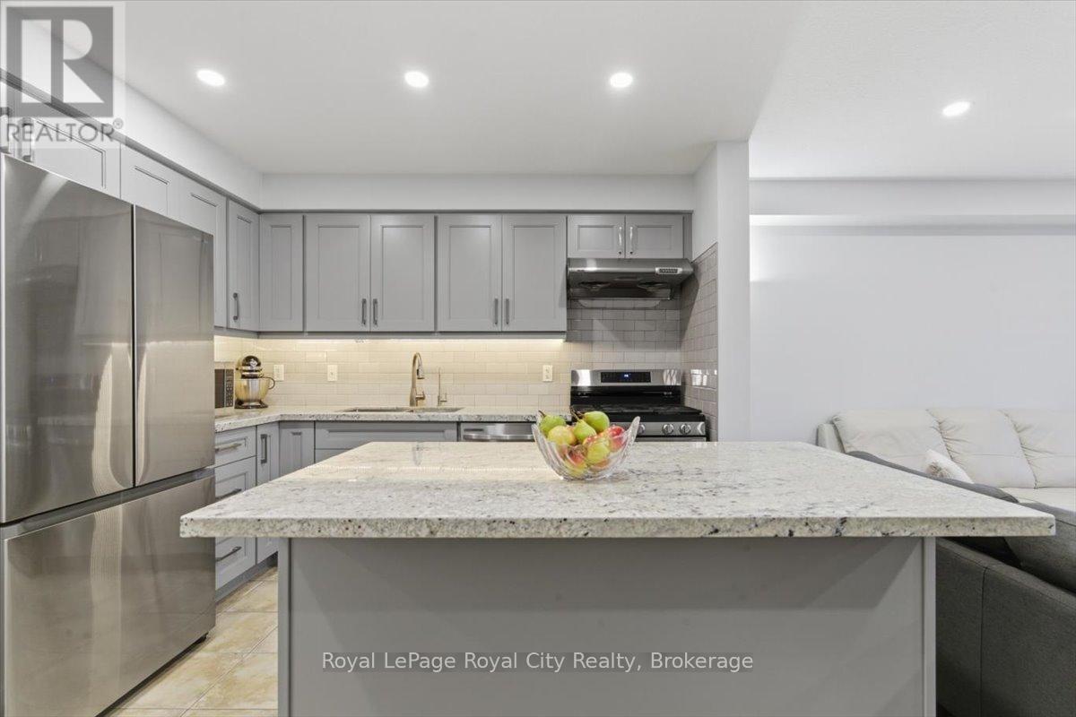 21 - 17 KATEMORE DRIVE