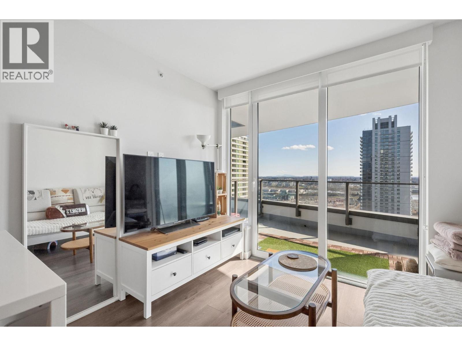 1909 8189 CAMBIE STREET