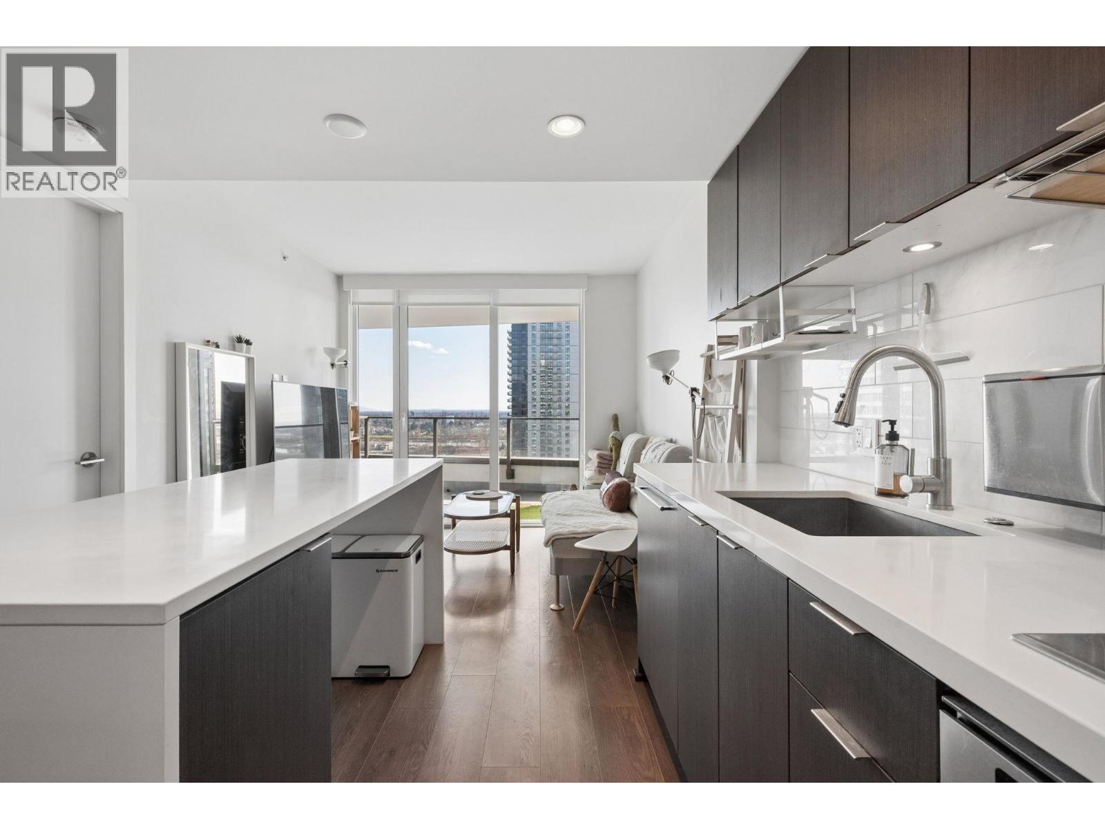 1909 8189 CAMBIE STREET