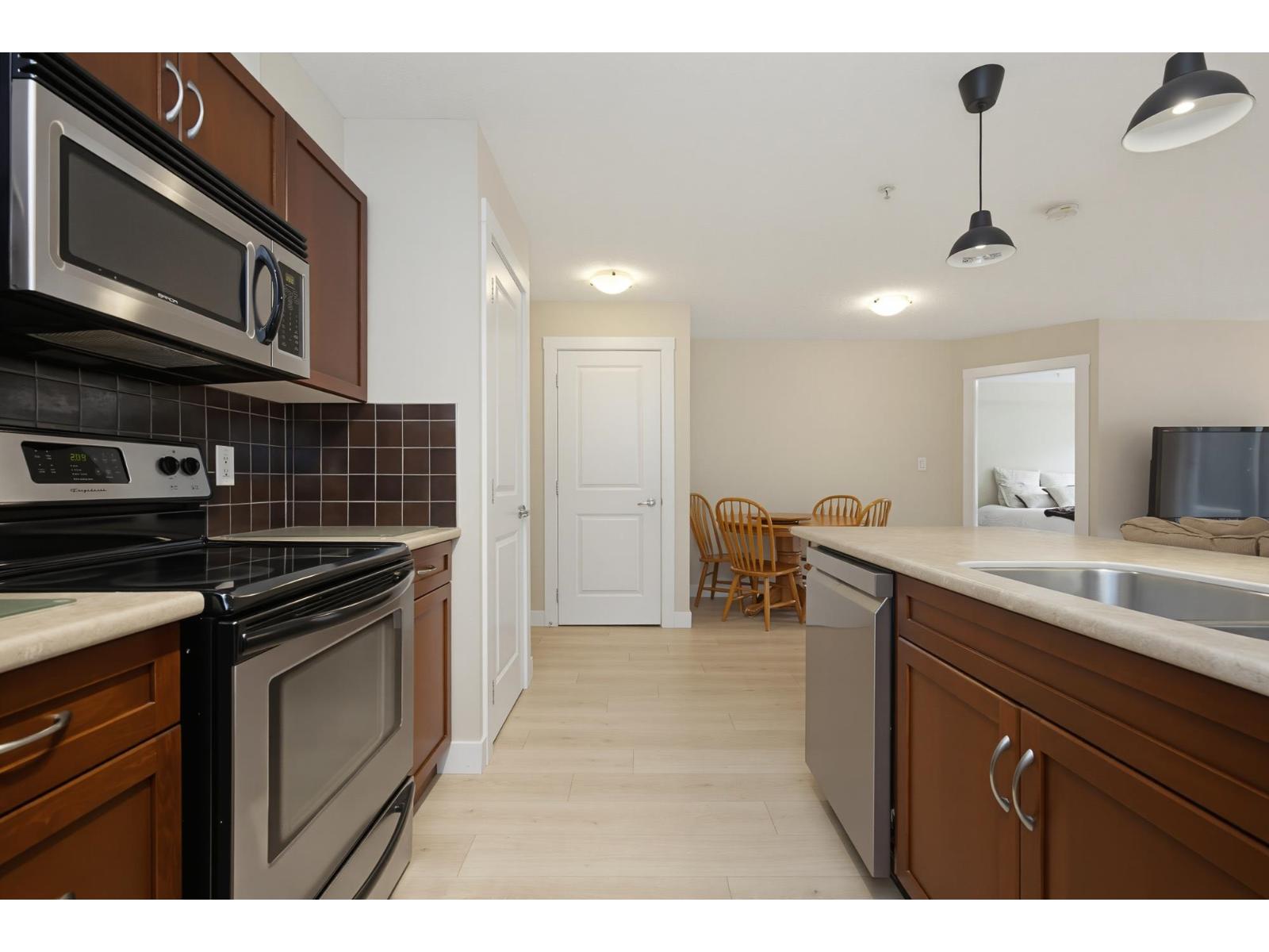 306 2038 SANDALWOOD CRESCENT