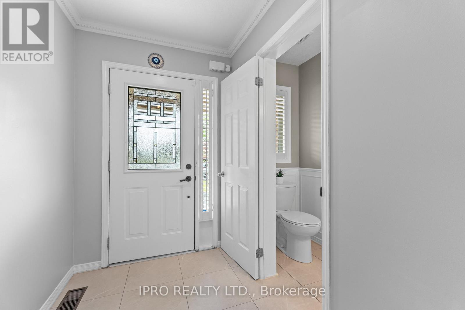 42 MEADOW WOOD CRESCENT