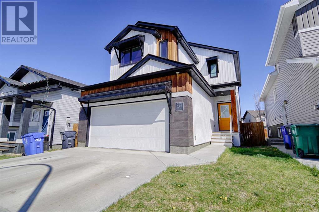 752 Coalbrook Close W