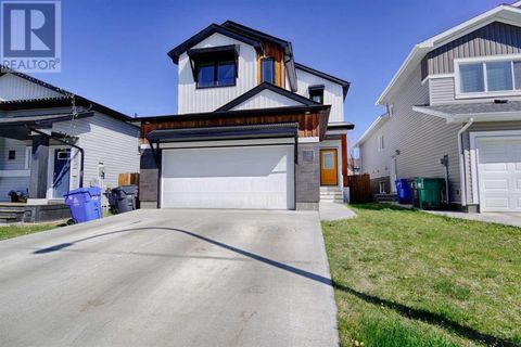 752 Coalbrook Close W Lethbridge AB T1J5M9