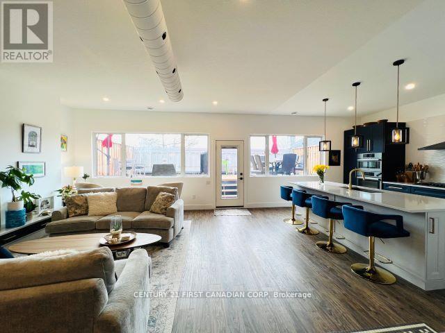 Photo 1 of 29 — UPPER - 218 JOSEPH STREET Unit UPPER, Central Elgin (Port Stanley), ON N5L1C4