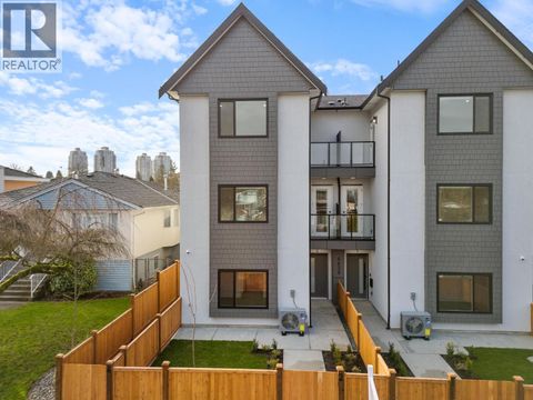 Property photo of 2 6639 acacia avenue, burnaby, BC v5e3j8