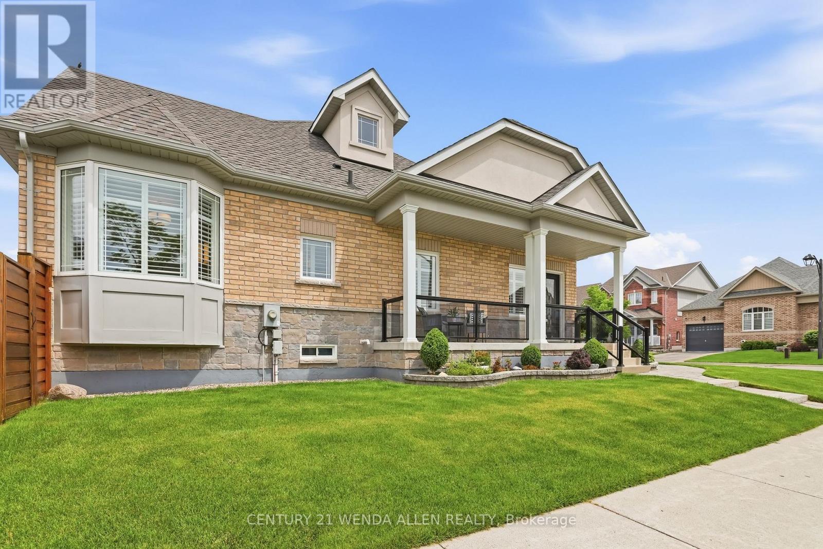 2 RUSHLANDS CRESCENT