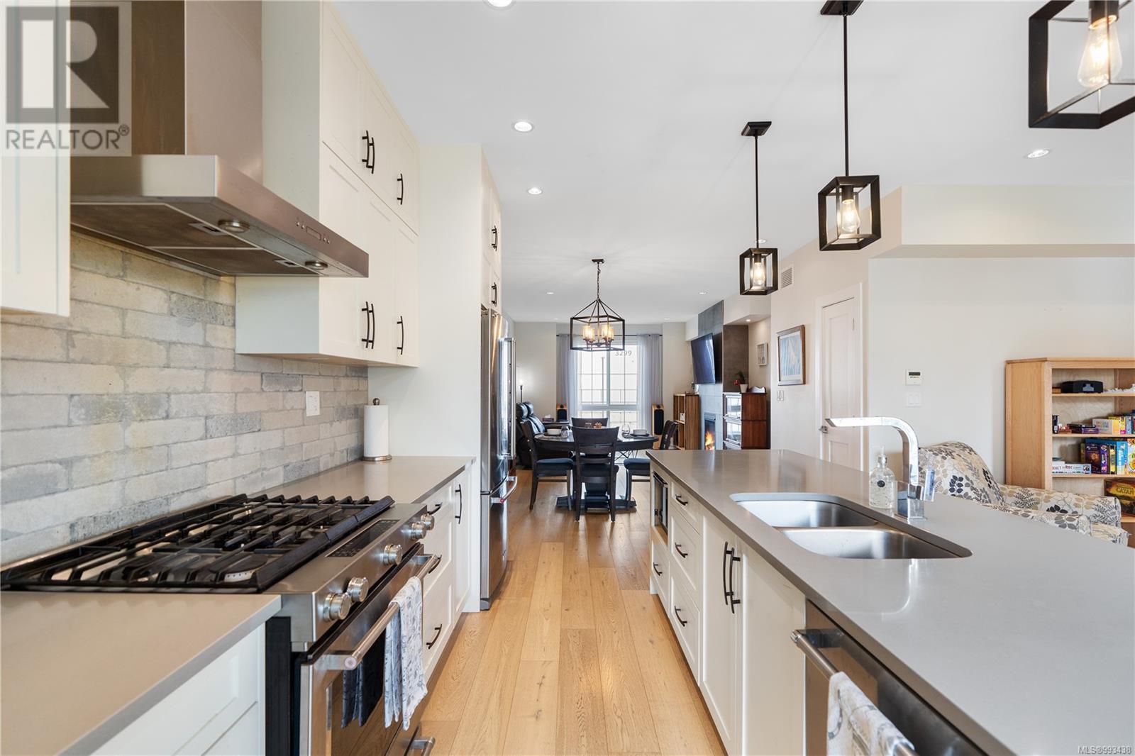 3285 Kettle Creek Cres