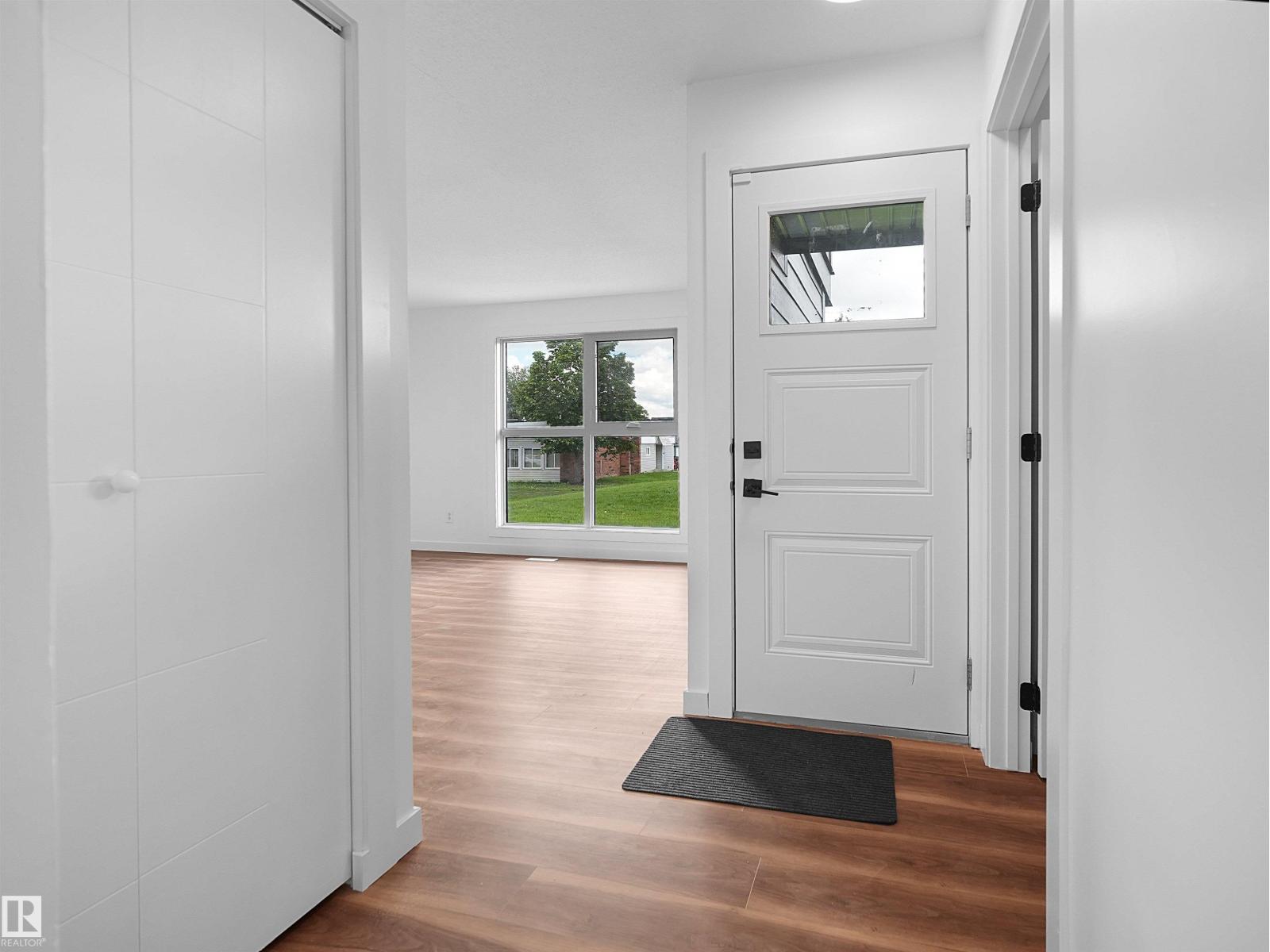 #221 11421 34 ST NW