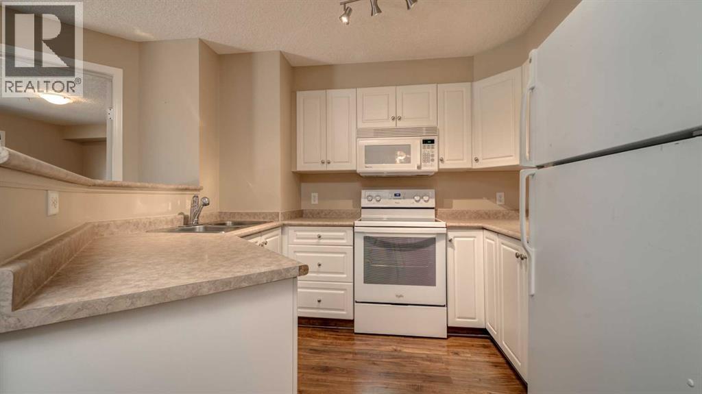 208, 5500 Somervale Court SW