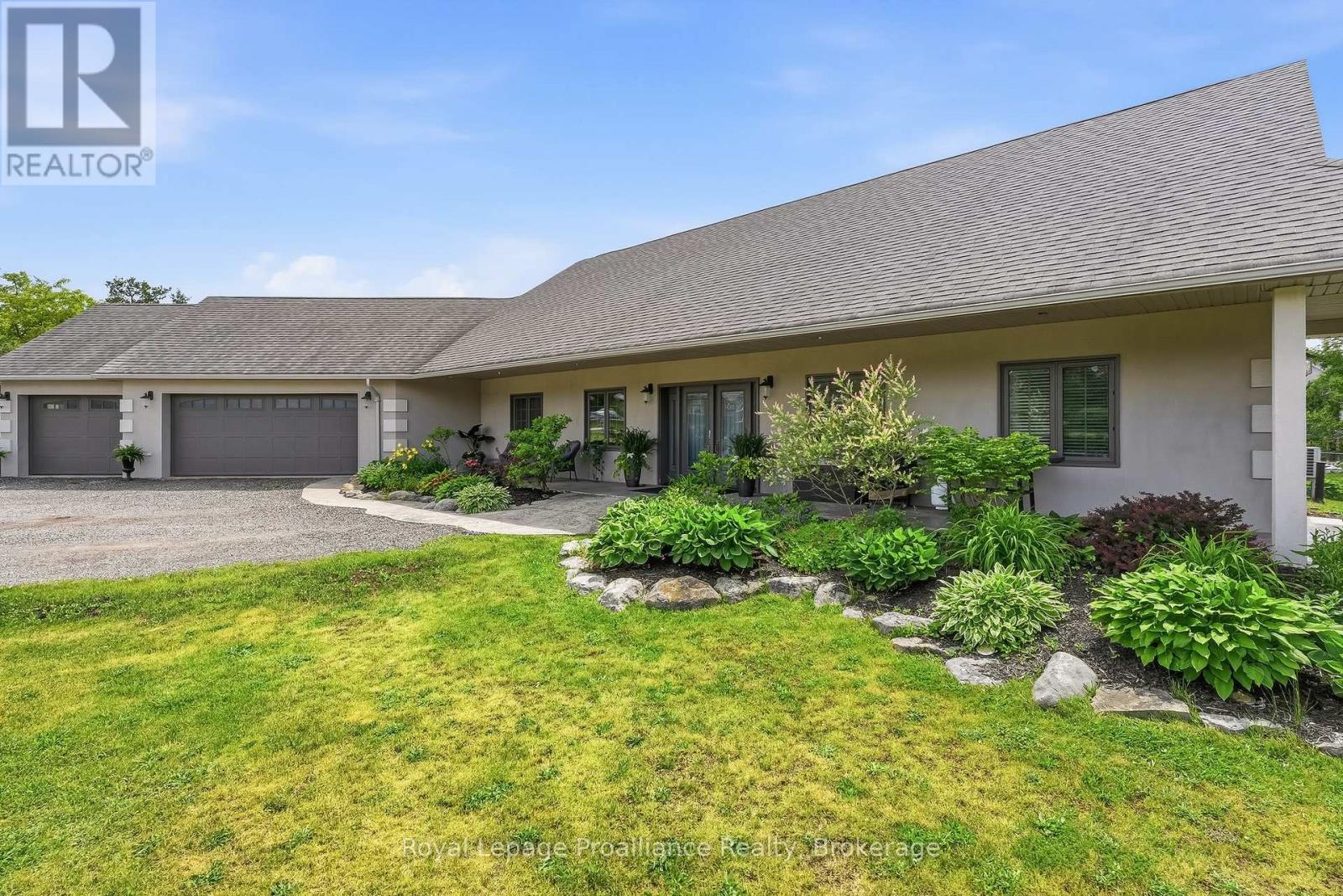 1646 HARRIET LANE