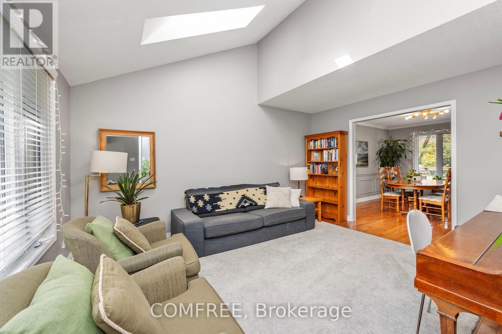 67 ROBINSON LANE