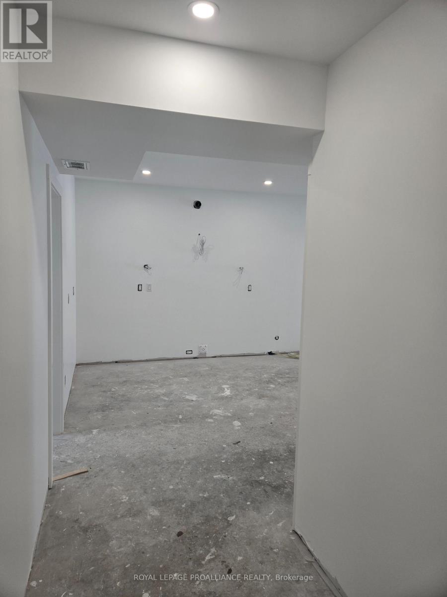 4 - 92 LYWOOD STREET