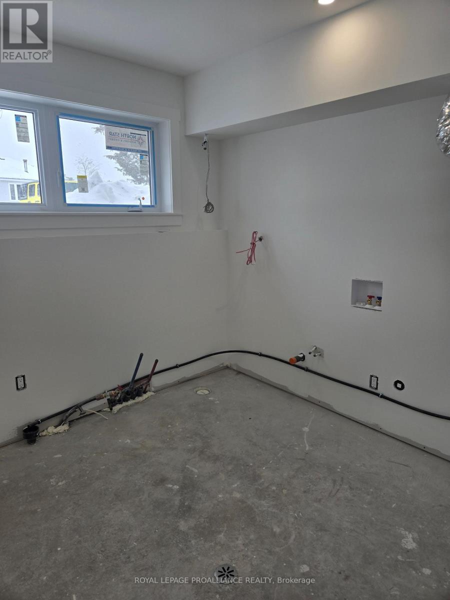 4 - 92 LYWOOD STREET