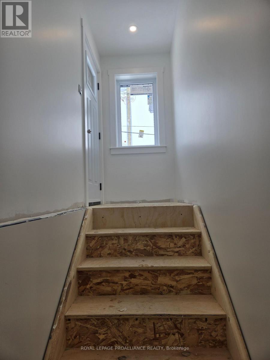 4 - 92 LYWOOD STREET