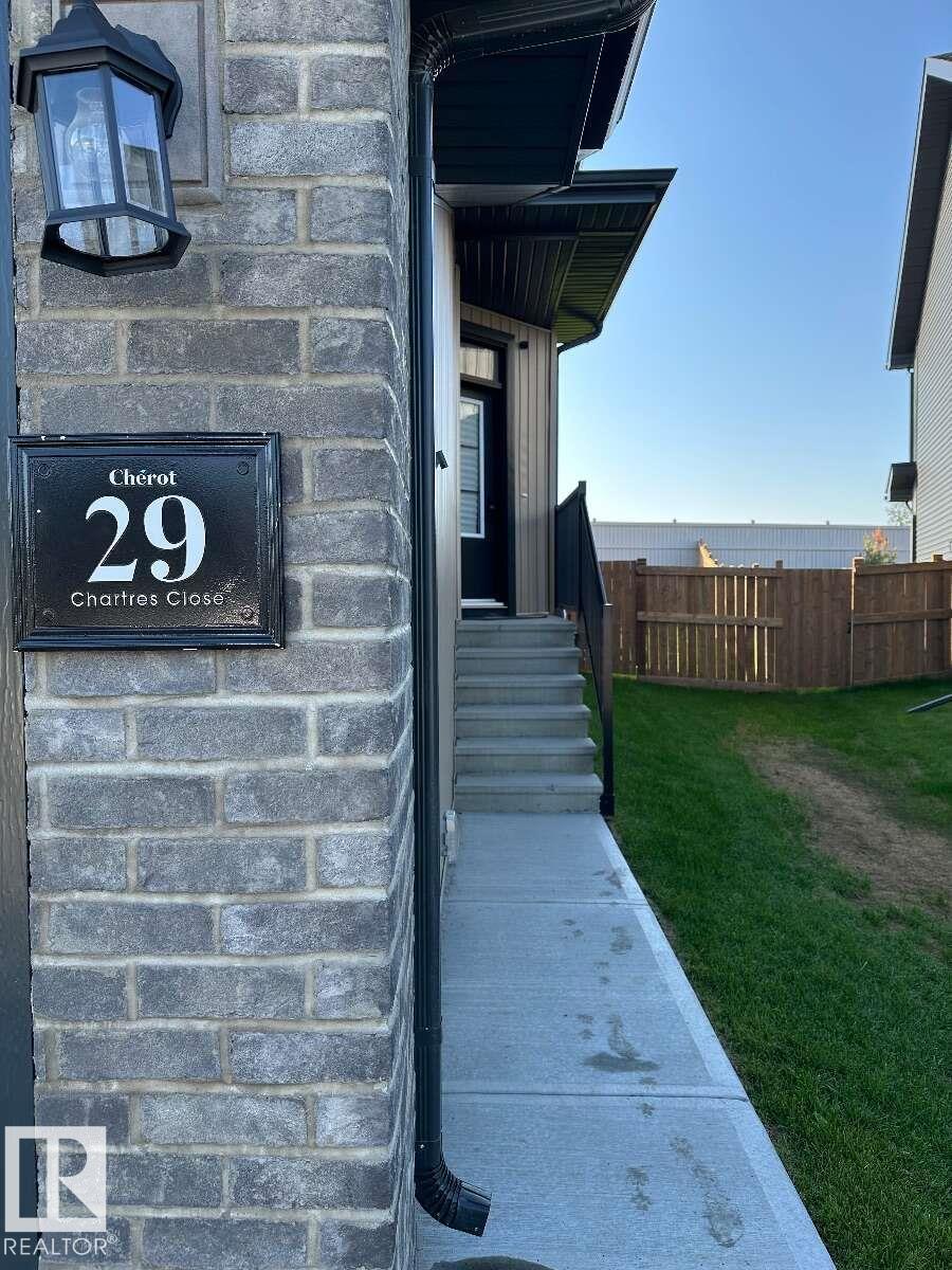 29 CHARTRES CL
