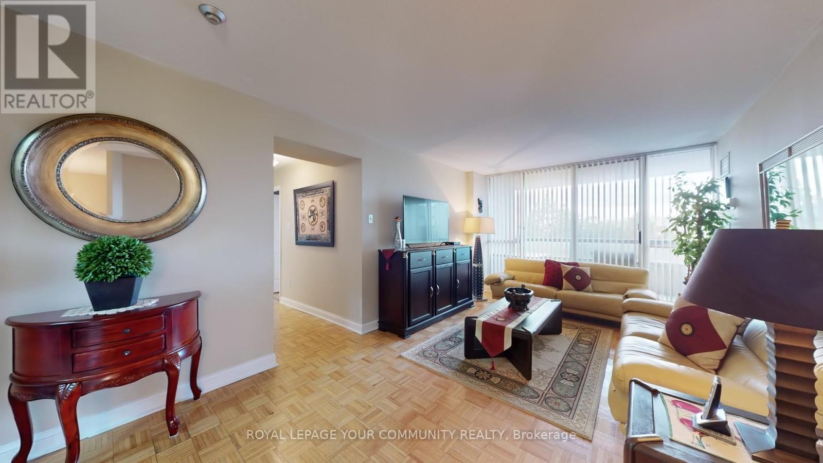 404 - 24 HANOVER ROAD