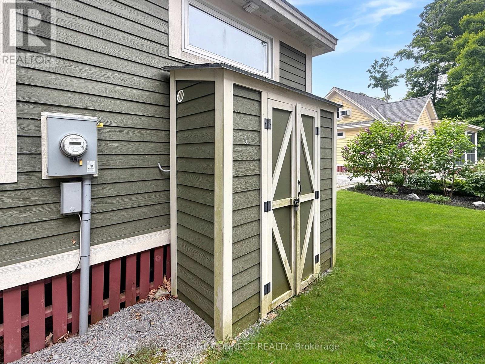 209 - 50 HOLLOW LANE