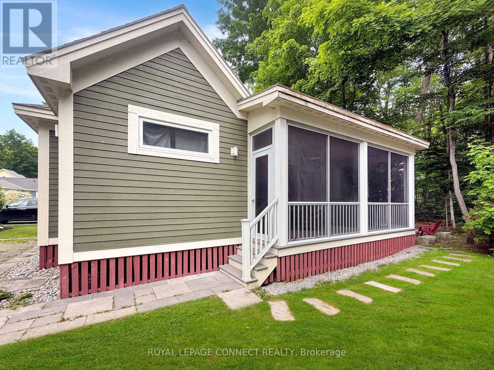 209 - 50 HOLLOW LANE