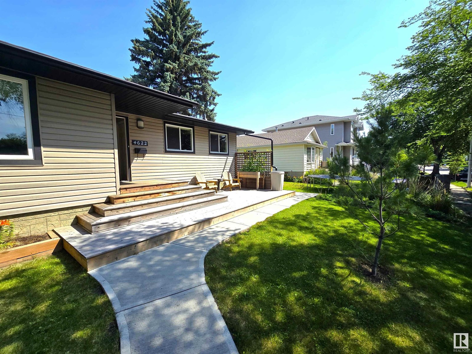 4622 114 AV NW