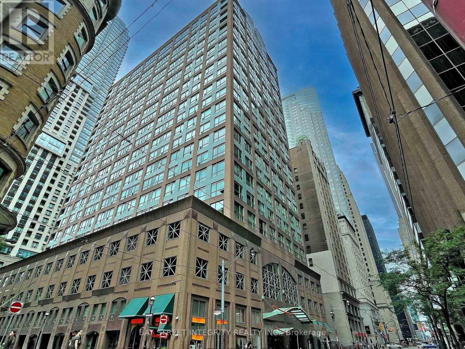 917 - 7 KING STREET E