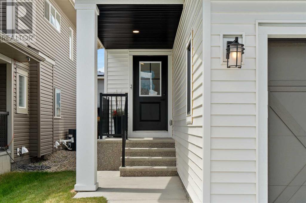 1252 Chinook Gate Bay SW