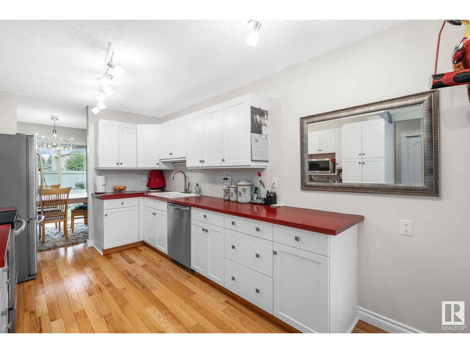 #15 2911 36 ST NW