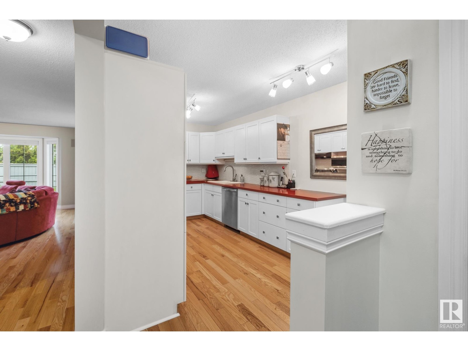#15 2911 36 ST NW